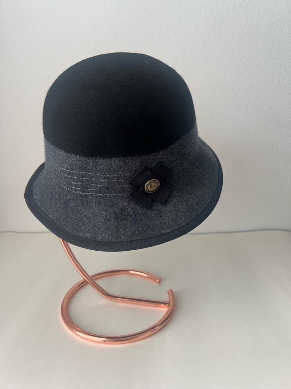 Goorin Bros. Small Two-Tone Wool Cloche Hat in Black and Charcoal